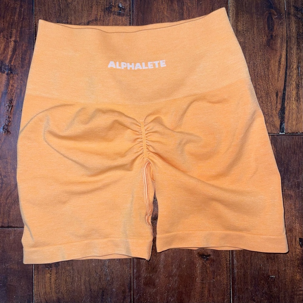 Alphalete Amplify Shorts - XS - Cheeky Coral